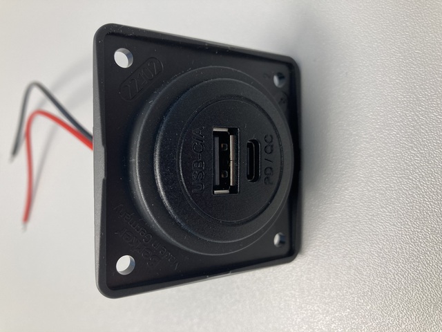 Ladesteckdose Integro  12 V USB A+C mit Power Delivery, 30W
